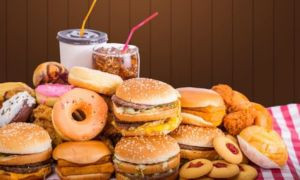 ll cibo &quot;spazzatura&quot; altera l'area del cervello che controlla la fame