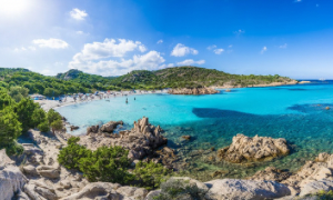 Porto Cervo: 60 euro per due caff&egrave; e due bottigliette d'acqua