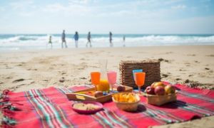 Proibito il cibo portato da casa: ecco in quali spiagge non si pu&ograve; mangiare