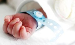 &Egrave; nato il primo bambino concepito con fecondazione post mortem: il padre &egrave; morto nel 2019