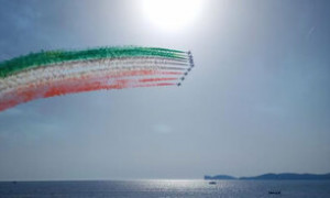 Frecce Tricolori, eccezionale show al Poetto per 150mila spettatori
