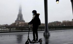 Parigi dice addio ai monopattini elettrici dal 1 settembre