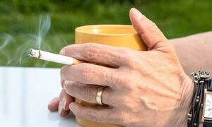 Cancro, &egrave; boom di tumori per fumo e alcol, colpiti gli under 50