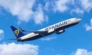 Ryanair cancella alcune rotte a seguito del decreto del governo sul caro-voli