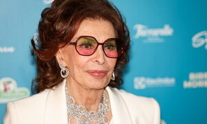 Sophia Loren cade in casa e si frattura l&rsquo;anca, trasportata subito in ospedale