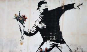 L&rsquo;anonimato di Banksy &egrave; a rischio