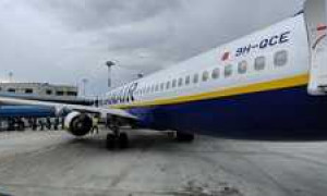 Bagagli a mano in aereo, il parlamento europeo chiede lo stop al sovraprezzo