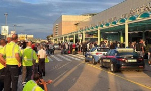 Allarme bomba all&rsquo;aeroporto Costa Smeralda di Olbia, passeggeri evacuati