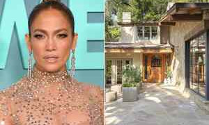 Jennifer Lopez sul lastrico: ha svenduto la villa di Los Angeles che aveva dal 2016