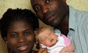 La straordinaria storia di Nmachi: il bambino nigeriano biondo e dagli occhi azzurri