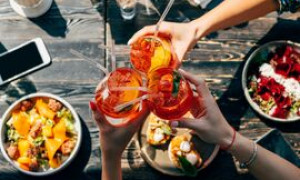 Happy Hour Day: oggi 12 novembre si celebra uno dei momenti preferiti degli italiani, l'aperitivo&nbsp;