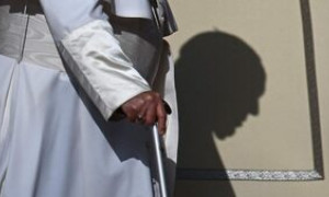 Annullato il viaggio del Papa a Dubai su richiesta dei medici