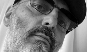 Gigi D'Agostino  sui social e i fan riprendono a sperare