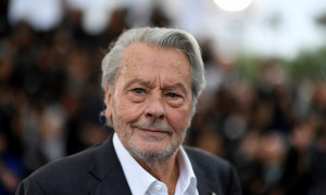 Accuse pesanti nel caso Alain Delon: 'I figli lo stanno uccidendo', sostiene la compagna giapponese