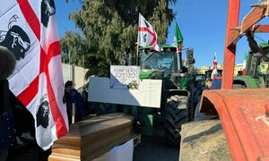 La protesta degli agricoltori continua da Cagliari a Sassari