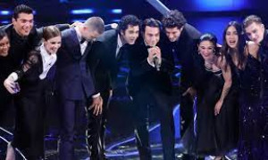 Gli attori di &ldquo;Mare fuori&rdquo; al Festival di Sanremo: otto parole contro la violenza di genere