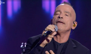 Eros Ramazzotti: &laquo;John Travolta antipatico? Dovevate dargli pi&ugrave; soldi...&raquo;