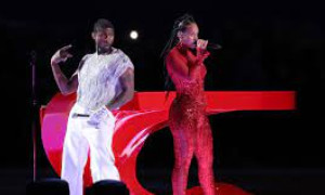 L'incantevole spettacolo di Usher al Super Bowl e la vittoria di Travis Kelce