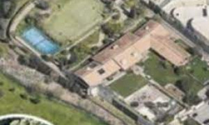 Francesco Totti pensa di vendere la villa all'Eur dove vivono ancora Ilary e i loro figli