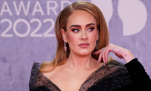 Adele annulla tutti i concerti di marzo: "Sto ancora male"