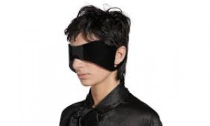 Balenciaga: occhiali da sole sold out in tre giorni, ecco il prezzo