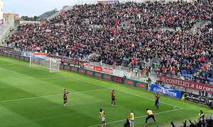 Cagliari, un'altra boccata di ossigeno: Salernitana battuta alla Domus