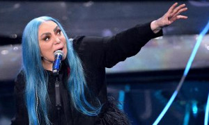 Malore improvviso per Loredana Bert&egrave;: il concerto di Roma &egrave; stato posticipato