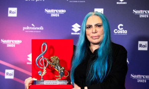 Loredana Bert&egrave; deve restare in ospedale: "Necessari accertamenti urgenti