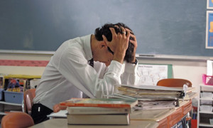 Aggressione a scuola: studente di 17 anni ferisce un professore