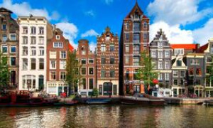 Amsterdam, blocca la costruzione di nuovi hotel per contenere il turismo