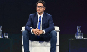 Mediaset, anche Maria De Filippi ha ricevuto un&rsquo;offerta da Discovery