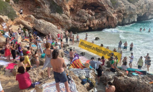 Spiaggia di Calo des Moro: residenti contro turisti e influencer