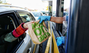 McDonald's abbandona l'IA al drive-through: troppi ordini bizzarri