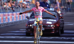 Il caso Pantani, nuove indagini a 25 anni dalla squalifica al Giro d'Italia