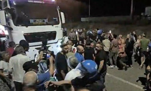 Blocco delle pale eoliche a Oristano, tensioni e presidi permanenti