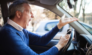 Sardi litigiosi al volante: 1 su 4 (23%) perde spesso la pazienza con gli altri automobilisti