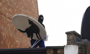 L&rsquo;ultima opera di Banksy rubata in meno di un&rsquo;ora: Il mistero continua