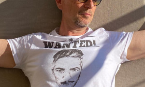 Amadeus ufficializza i suoi show su Nove: sulla sua maglietta un indizio sul futuro di Fiorello