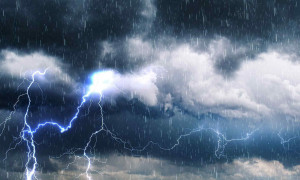 Meteo, temporali al nord, oltre 35 gradi al sud