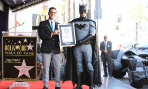 Hollywood, Batman &egrave; il primo supereroe con una stella sulla Hollywood Walk of Fame