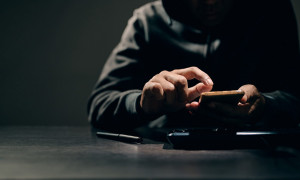 Arriva la truffa dalla Francia, basta una chiamata per svuotare un conto corrente