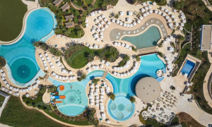 Niente sole o brutto tempo, a Cipro un hotel rimborsa la vacanza