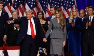 Melania Trump: Il look da Power Dressing nella notte del trionfo elettorale