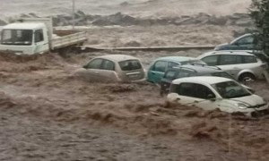 Maltempo in Sicilia, strade come fiumi nel Catanese