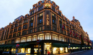 Harrods, a Londra sciopero dei dipendenti nei giorni cruciali del Natale