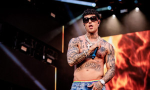 Dopo l'esclusione dal concerto Capodanno a Roma al Circo Massimo, Tony Effe sar&agrave; al Palaeur