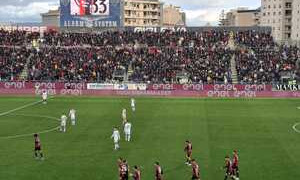 Il Cagliari &egrave; una meraviglia: poker al Lecce e sorpasso in classifica