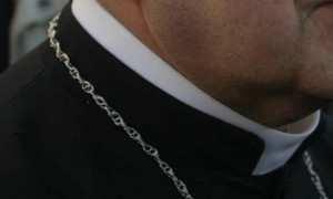 Pompei, finto prete assolve i fedeli: scoperto e denunciato