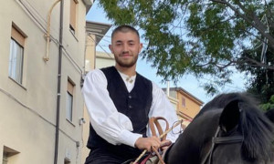 Tragedia al Carnevale di Bari Sardo: giovane operaio accoltellato a morte