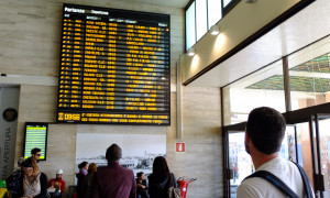 Sciopero dell'8 marzo: disagi per treni, aerei, autostrade e scuola